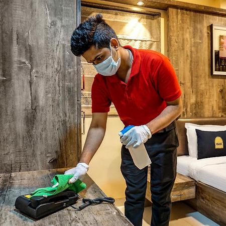 Clubhouse Hotel Raajpath Вадодара Екстериор снимка